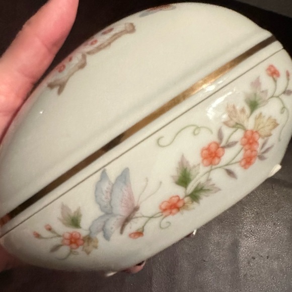 Avon butterfly egg trinket dish - Picture 9 of 10